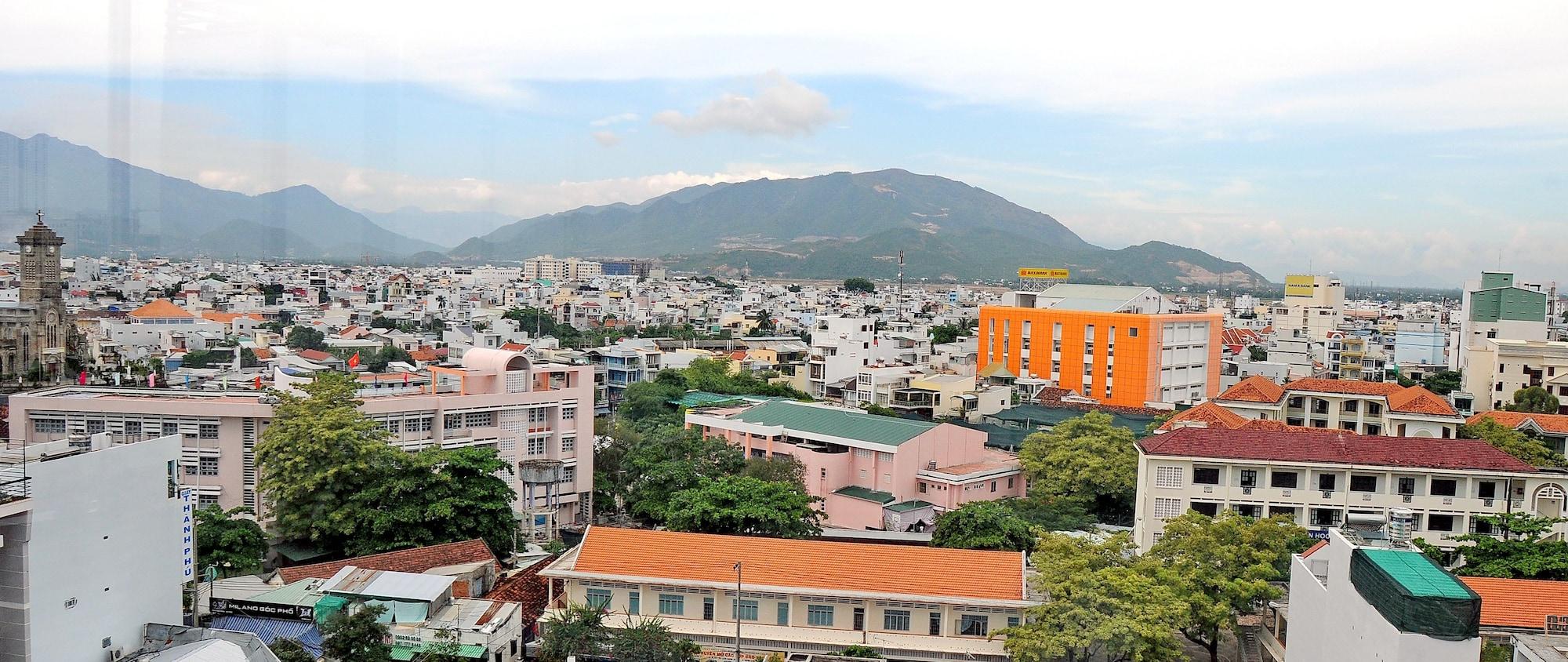 Full House Hotel Nha Trang Buitenkant foto